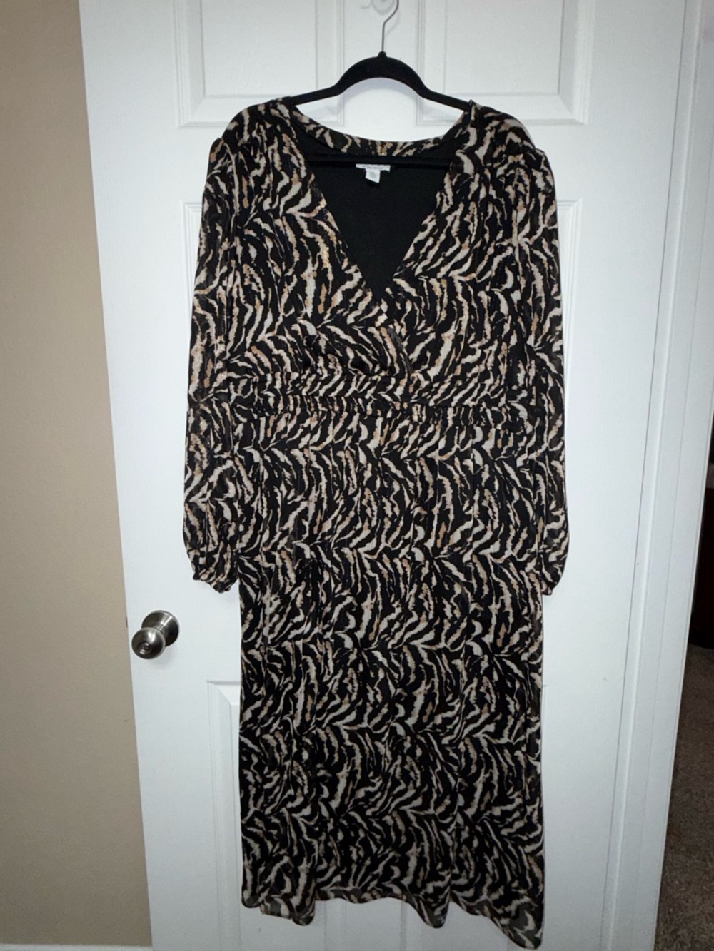 Flattering and Flowy Black & Cream Animal Print Long Sleeve Dress